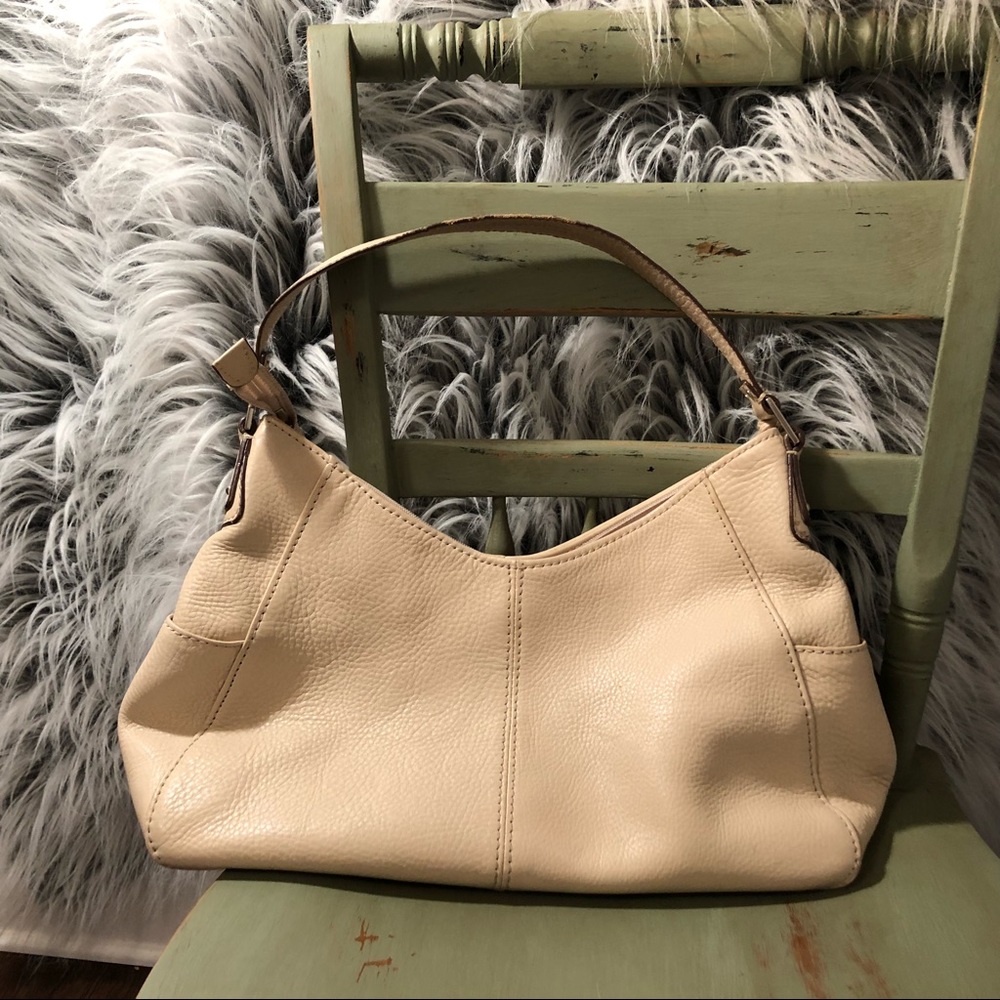 Cream Fossil pebbled leather purse